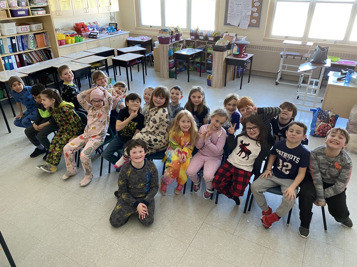 Ms. Maxwell tweet media