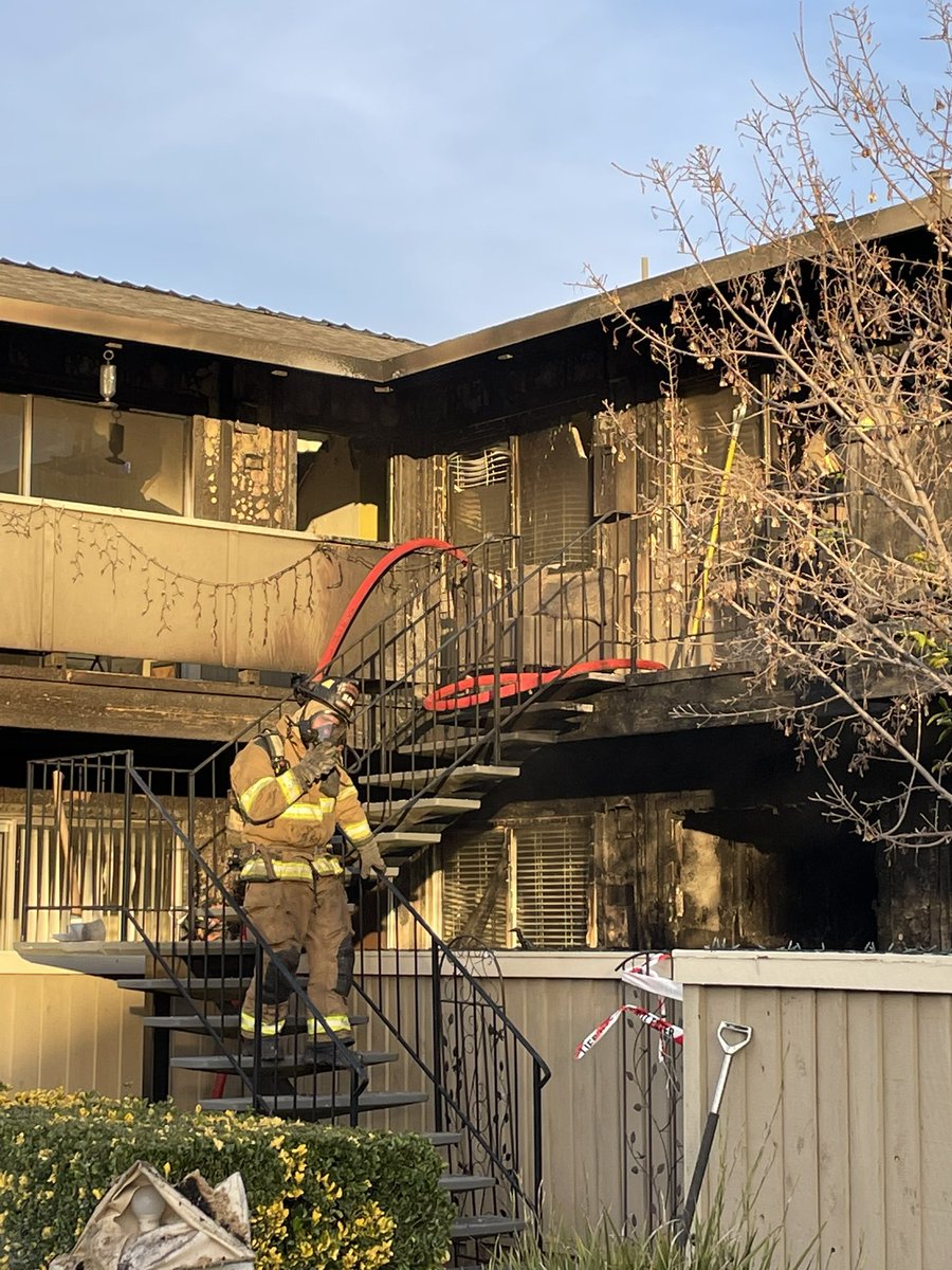 sccfiredept's tweet photo. Firefighters responded to a 2 alarm fire in a 2-story apartment building located in the 14900 block of Oka Rd at approximately 4:09pm today. The fire is under control at this time. Estimating 25-30 displaced residents. @RedCrossNorCal assisting. Cause of fire under investigation. https://t.co/xY0hQFcboL