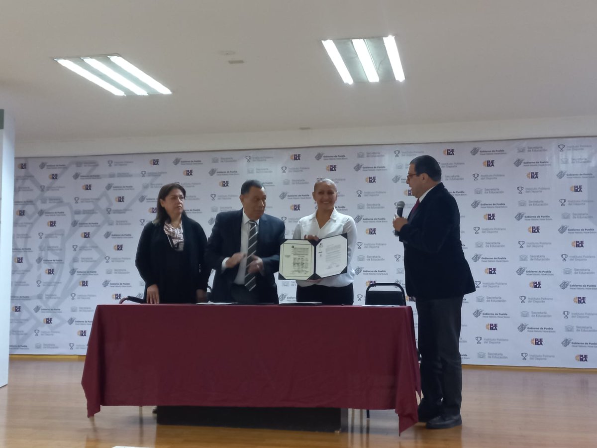PoderNoticiaPue's tweet image. 👩‍⚖️ @DeporteGobPue y #Codeme firman Convenio de colaboración en beneficios de deportistas🙋‍♀️🙋

@Lira_Yadira @Gob_Puebla @SergioSalomonC 

#ChecaLaNota 
 bit.ly/3WSJjHb