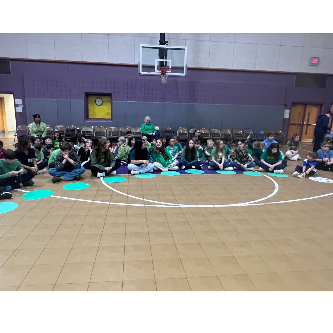stannerockhill's tweet photo. A look at our Living Rosary led by 3rd Grade!
#stannestrong #wearestanne https://t.co/jqkI4PGZV1