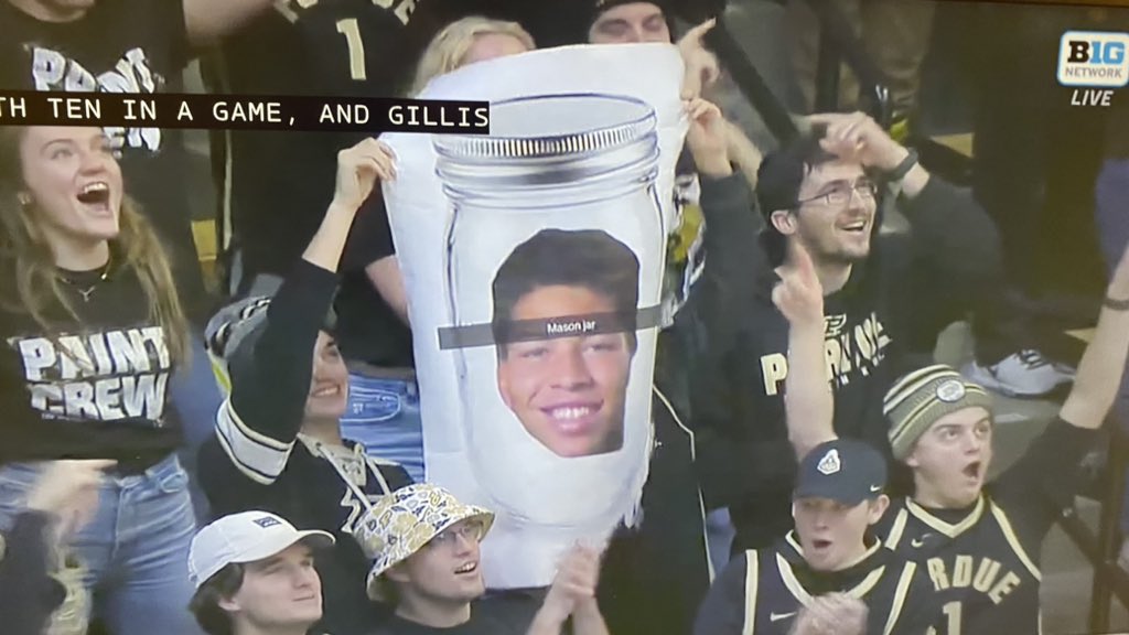 barstoolindy's tweet photo. The Mason Jar showed out for @BarstoolPU tonight 🔥 https://t.co/ZiPQkNm0NT