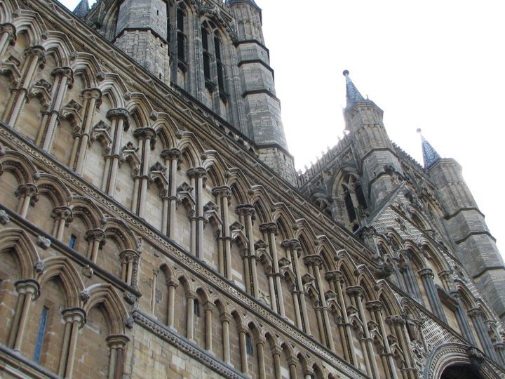 KiranIndraganti's tweet photo. When you think of some people respectfully, funnily and critically, you are thinking of some #gargoyles. What better place to find them in beautiful display than at the #Lincoln #cathedral?
#English #GothicBeauty #oldmemories #owncollection https://t.co/94UoLvhB6z