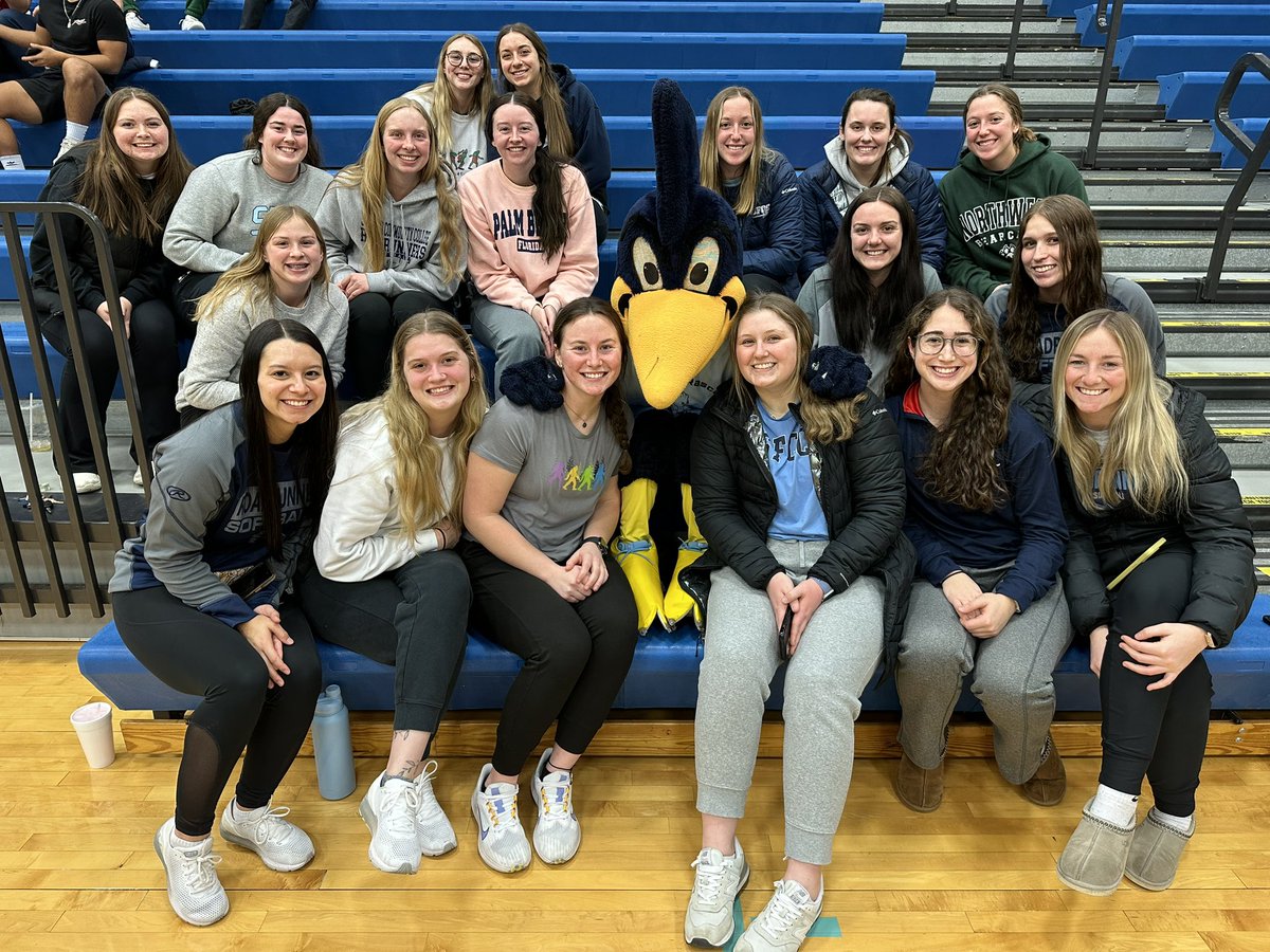 Out here supporting <a href="/StateFairWBB/">State Fair Women’s Basketball</a> on #NationalGirlsAndWomenInSports Day!

#Team7