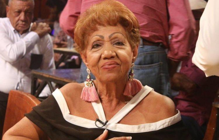 Lucy Quintero, descansa en La Paz del señor. Vocalista por 26 años del conjunto Plumas Negras de Victorio Vergara Batista. Familiares me comentan que sufrió un infarto mientras se encontraba en Aguadulce, provincia de Coclé. Paz a su alma.