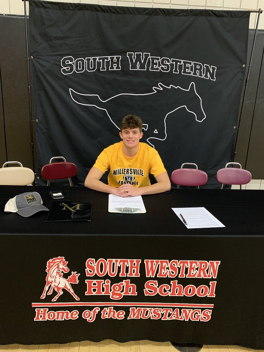 mustangs_swfb's tweet image. Congratulations Carson on signing you LOI today. @VILLEfb is getting a great player and young man. #swmustangsfootball