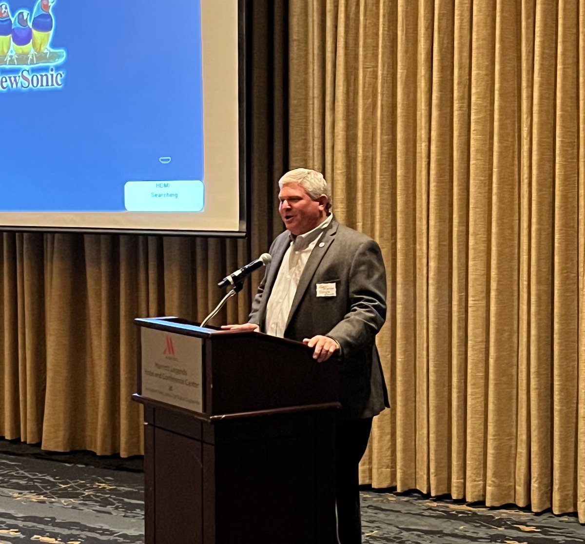 ElmoreComm's tweet photo. Elmore County Chairman @BartMercer welcoming members of @AlabamaCounties to the Central Alabama district meeting #67onevoice https://t.co/zBpZMHyysu