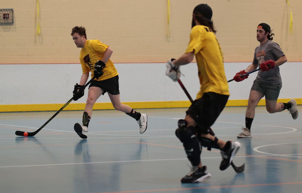 BallMichigan's tweet image. Brendan Crimmins sets up Justin Karpinski for the backdoor goal on a 2-on-0. Goalie Tommy Allen nearly got it.