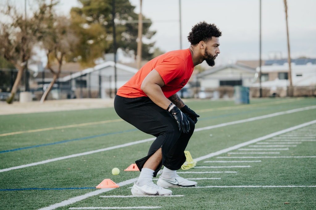 LBUTraining's tweet photo. It's about studying. Learning. Getting better at the position requires a commitment of the mind as much as the body. Join us at #LinebackerUniversity.
Give us a call today at (702) 623-0272 and let's talk about a FREE session. https://t.co/ZpLLMNmuHb
