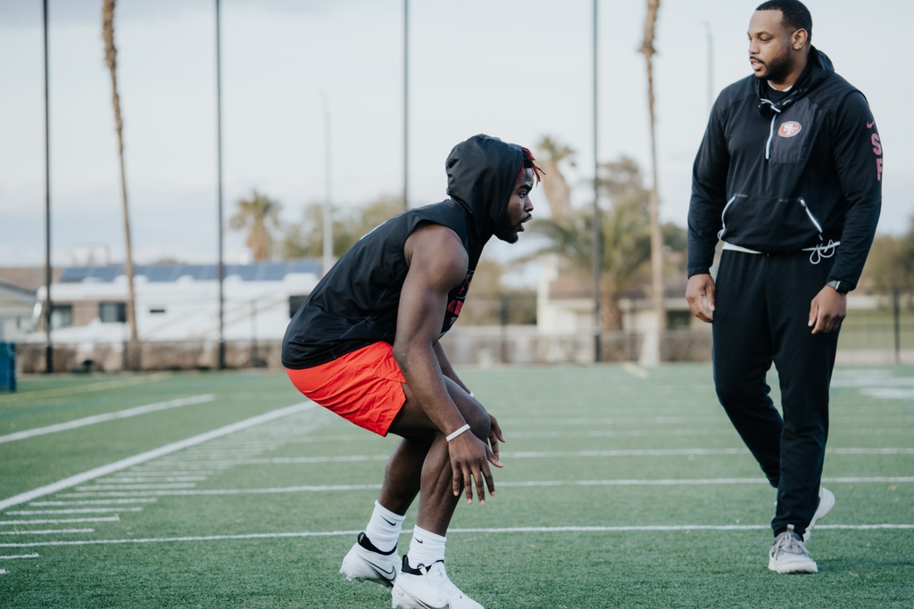 LBUTraining's tweet photo. It's about studying. Learning. Getting better at the position requires a commitment of the mind as much as the body. Join us at #LinebackerUniversity.
Give us a call today at (702) 623-0272 and let's talk about a FREE session. https://t.co/ZpLLMNmuHb