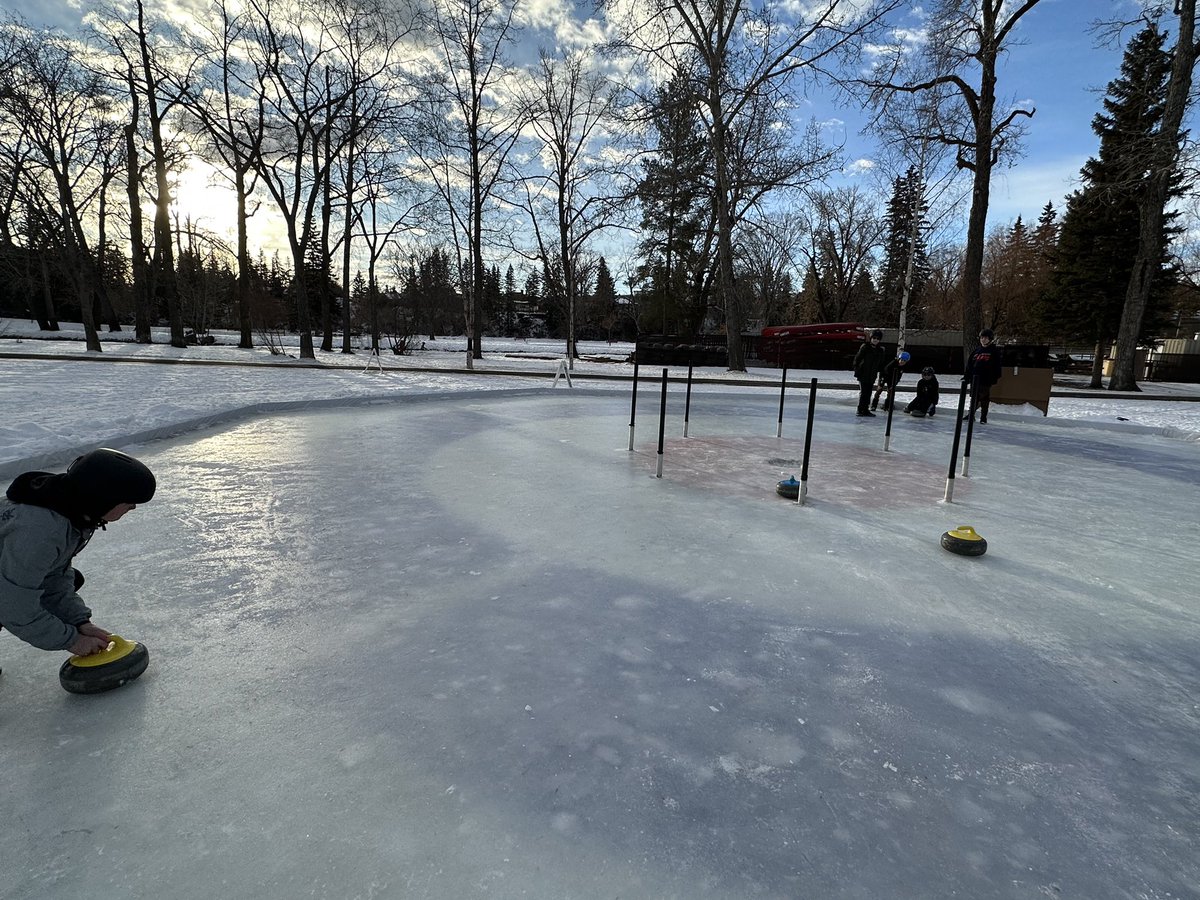 klagersclass's tweet photo. Crokicurl, Skating &amp; Science trip to Bowness park last week! Phone the UofC’s outdoor center &amp; ask for Brett- he’ll open the skating rentals just for your school! We had the park to ourselves, inspired life long sport and inquiry! #thisishow #rsved https://t.co/4nJoYISqdw