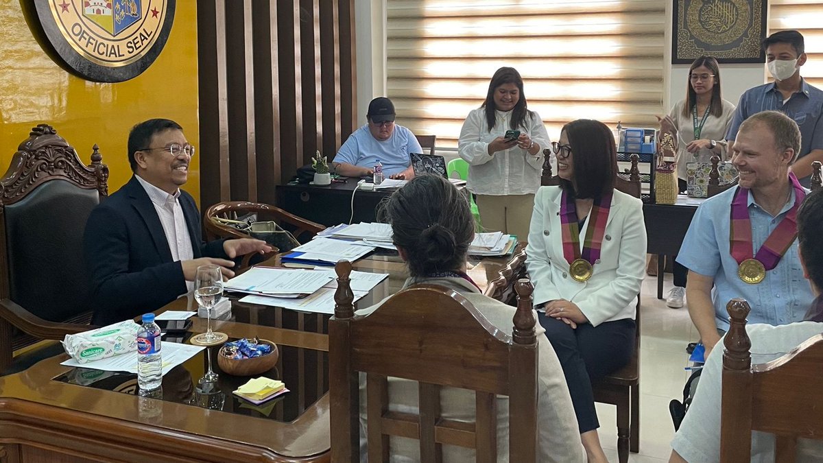 AusAmbPH's tweet photo. During my first visit to #BARMM, I saw how Australia’s support for peace and development is making a positive difference. Insightful talks with Min. Iqbal, Mayor Bruce Matabalao, #AusAlumni and development partners. https://t.co/i3ybBGkNlK