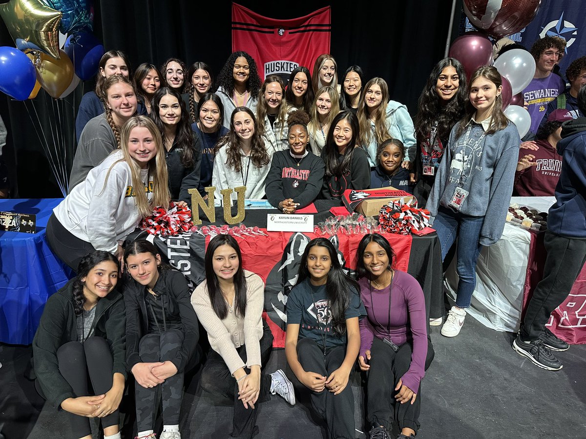 clementsvball's tweet photo. Had so much fun today celebrating @kaylinnmarissa signing to play D1 VB at Northeastern! 💙🏐  @GoNUwvolleyball https://t.co/WVGGBvxjw0