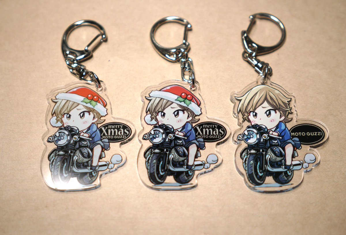 リップルレーザー(@RippleLaser )さん、今まで大変お世話になりました🌸🌺🌻
確か一番最初は2017年のクリスマス数日前に
「Xmas真琴ちゃんV7アクキー(初代)作りたいッ」
と言ってる自分のツイートを拾っていただいてホントに急に作っていただいたのが最初だったかな。 