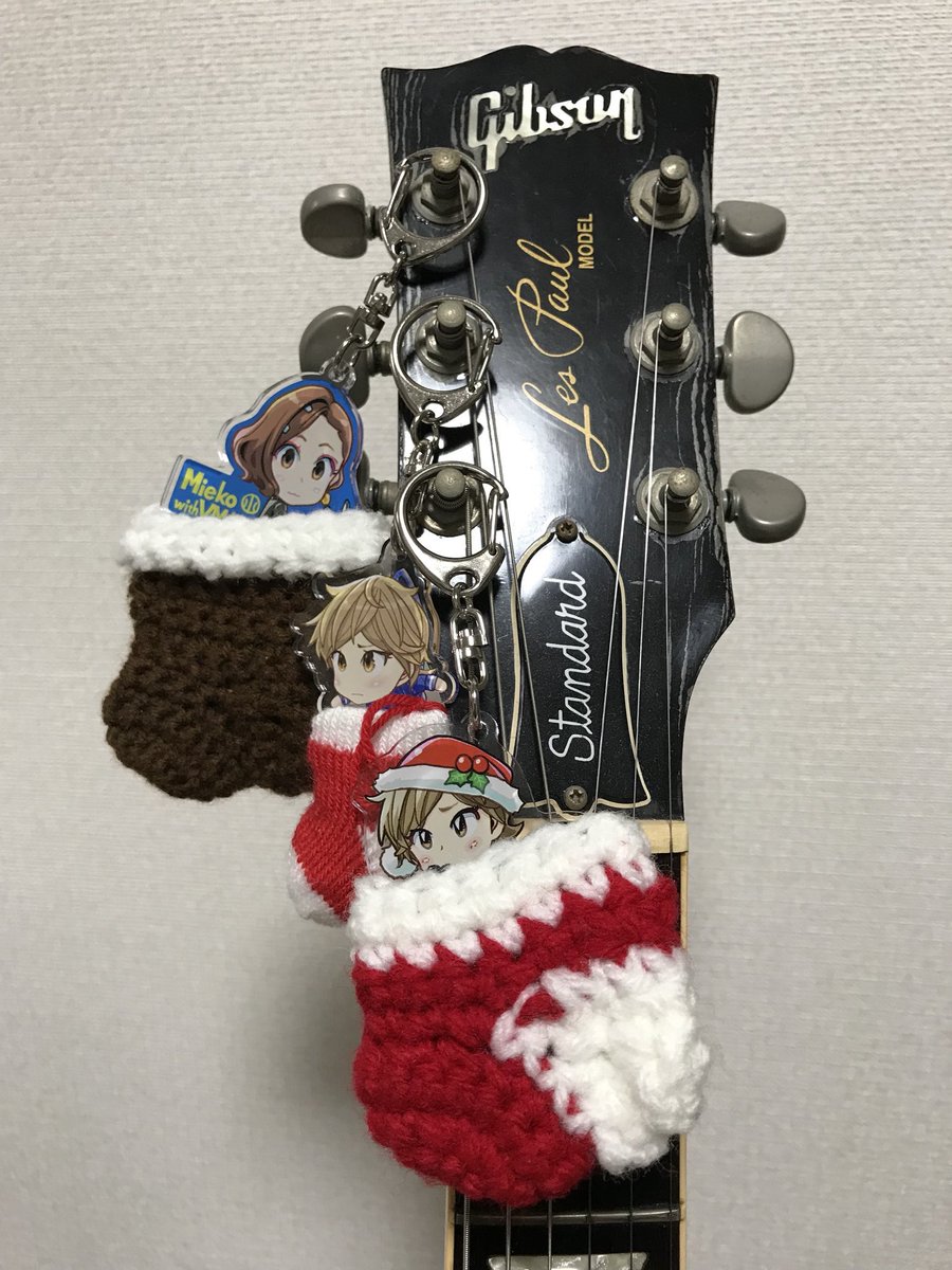 リップルレーザー(@RippleLaser )さん、今まで大変お世話になりました🌸🌺🌻
確か一番最初は2017年のクリスマス数日前に
「Xmas真琴ちゃんV7アクキー(初代)作りたいッ」
と言ってる自分のツイートを拾っていただいてホントに急に作っていただいたのが最初だったかな。 