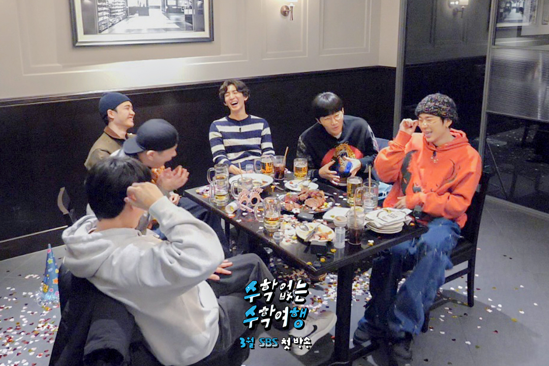 SBSNOW's tweet photo. 눈빛만 봐도 자기들끼리 좋아 죽는
수수행 여섯 남자들의 만남🎉😎

SBS <수학 없는 수학여행> 
☞ 3월 첫 방송

#SBS새예능 #수학없는수학여행 
#수수행 #nomathschooltrip
#도경수 #지코 #크러쉬 
#최정훈 #이용진 #양세찬 https://t.co/t6lBwj0yTN