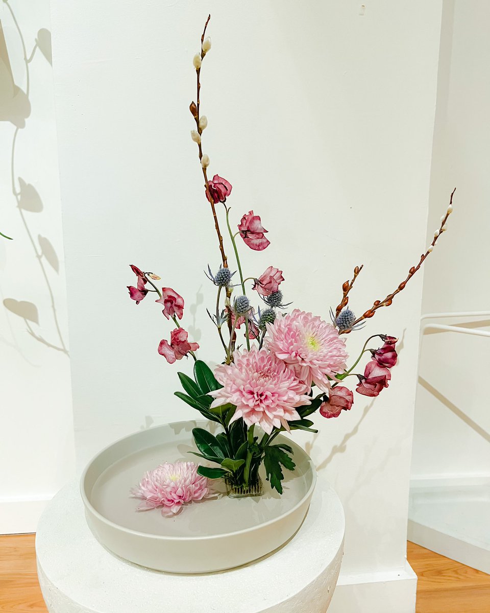 afroabroad's tweet photo. ˚ 生花⋆ ⚘ Sobetsu Ikebana
Went to an Ikebana workshop last weekend and here are the results🌷

Check the link in bio for full video on TikTok ☀️ 

#ikebana #草月 #flowerarrangement https://t.co/UAtRjJsKV2