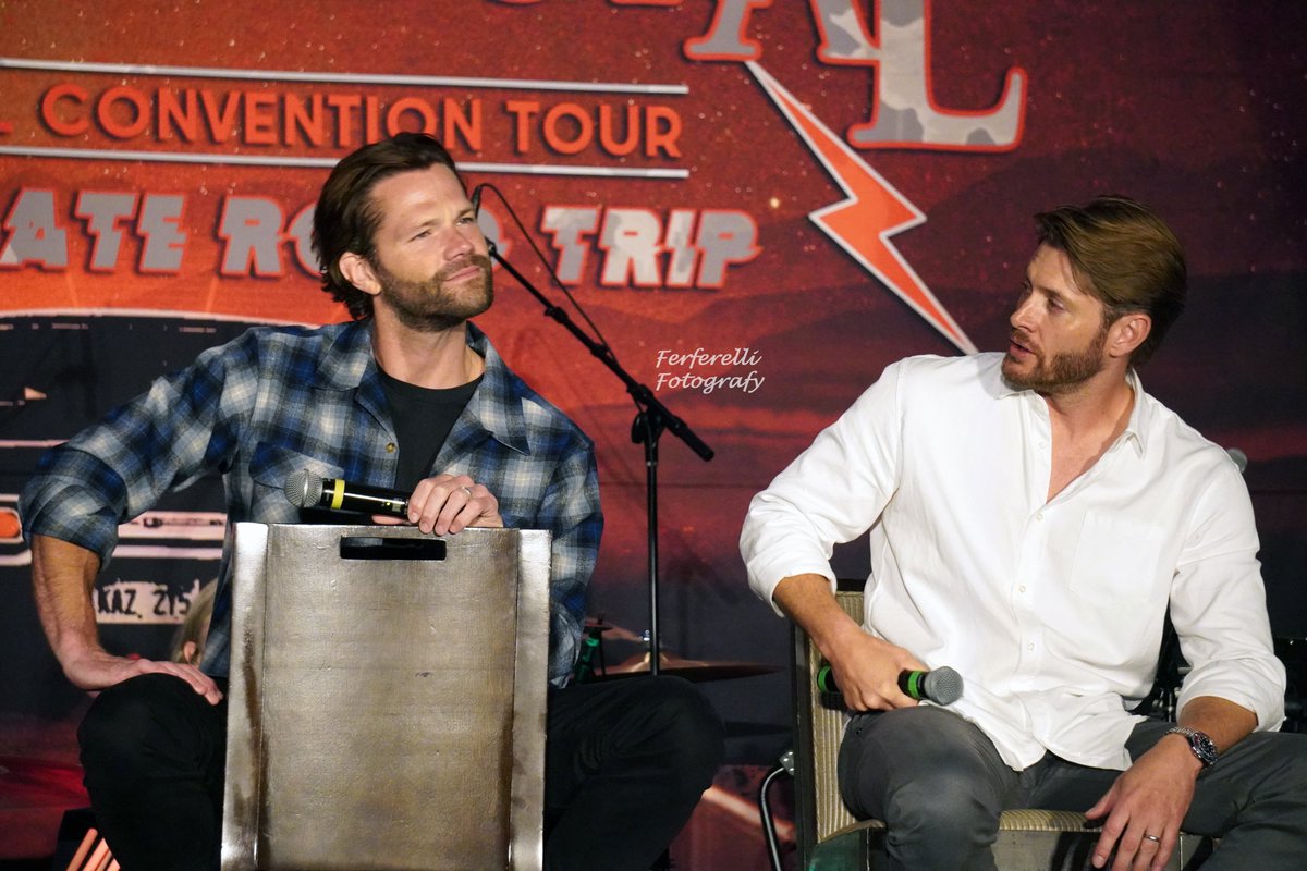 Ferferelli's tweet photo. Enjoy some @JensenAckles and @jarpad confusion today! #CountdownToCon #SPNDallas #SPNDenver #SPNKC #SPNFamily https://t.co/ozTd2dNjXo
