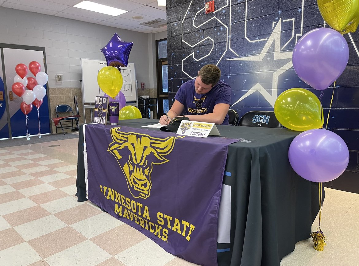 Officially a Maverick!! <a href="/MinnStFootball/">Minnesota State Football</a> @hoffner_todd <a href="/CoachHenning75/">Chad Henning</a> <a href="/Todd_Taylor28/">Todd A. Taylor Jr.</a>