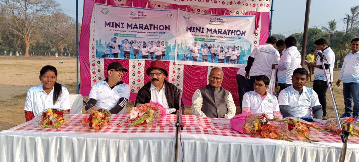 rdtudu's tweet photo. Pleasure to be part of #MiniMaraton held at #Rourkela for #KIITat25 #SilverJjubilee. #KISS #EducationForAll
#feelingproud
#AlmaMatters
Thank you @achyuta_samanta
Sir
Thank you @KIITUniversity @kissfoundation https://t.co/zvJJCuWPXR