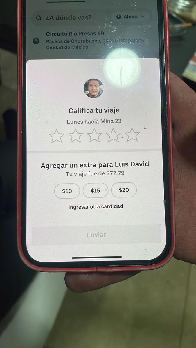 Gmztglar's tweet photo. Quiero hacer un reporte a un conductor de uber, y que me ayuden a encontrarlo! @Uber_MEX  el individuo finalizo el viaje y me llevo a otro lugar, se llevo todas mis pertenencias y me bajo en la calle necesito ayuda por que ni la @FiscaliaCDMX  ni uber me ayudan anexo placas https://t.co/eB4c0IhDCd