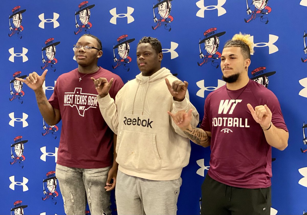 ..<a href="/WTAMUFootball/">Buffalo Football</a> signs 44 players to <a href="/CoachJoshLynn/">Josh Lynn</a> inaugural signing class. Here’s the story #NationalSigningDay2023 #herewecome 
presspasssports.com/west-texas-am-…