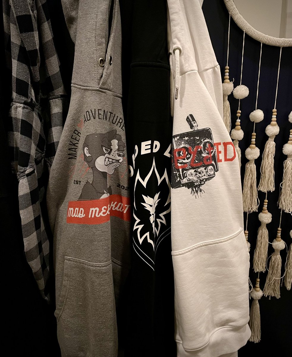 R_Jam17's tweet photo. Was doing laundry and couldn’t help but smile. Check out my favs lineup 👀
#crofam #Polygon #NFT #Merch #Stylishaf #DegenCloset #EmbarrassingOrCool https://t.co/yhcBgCdnKQ