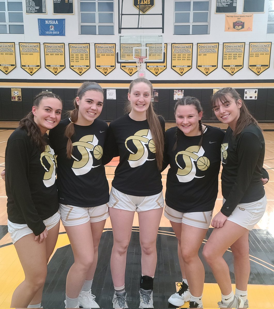 Congratulations <a href="/srhsgbball/">srhsgbball</a> on defeating Pinelands 45-18 on Senior Night. Thank you Seniors for all you have done for Southern. #HSLive <a href="/ScoreAtTheShore/">Score At The Shore</a> <a href="/TAPStaffordLBI/">TAPinto Stafford/LBI</a> <a href="/BiggySandPaper/">David Biggy</a> <a href="/ACPressMcGarry/">Michael McGarry</a>