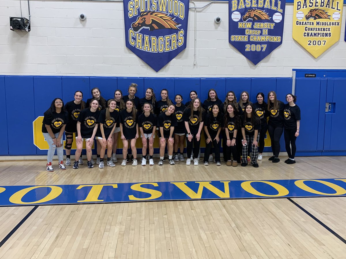 SpotswoodHoops's tweet photo. 2022-2023 GMC Blue Division Champions!! A special team that works hard day in and day out! Congratulations! #WeAreChargers #ChargeUp #EarnIt https://t.co/EeOQWncd6c