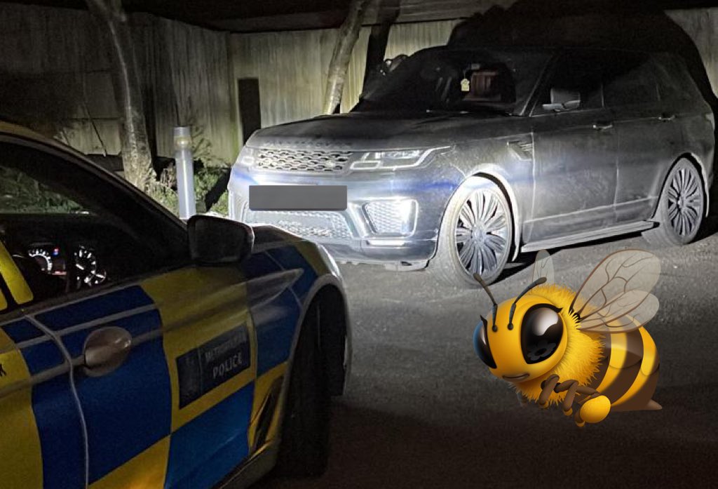 UKBountyhunter's tweet photo. #SMV #Stolen #RangeRover @MPSNewham #Located @globaltele🥇🛰️#SecureOperatingCentre Unusual movement #TrakSec247🕵️♂️🎣#ProActive🚔🖲️@MPSRTPC #TDJ #Recovered🚔🐝🚁7min @NPASLondon👏👏#DisruptingCriminality #TogetherWeCan #ItPaysToInvestInSecurity #Covert23 @CrimestoppersUK @IAATIUK https://t.co/OLuHX641tL