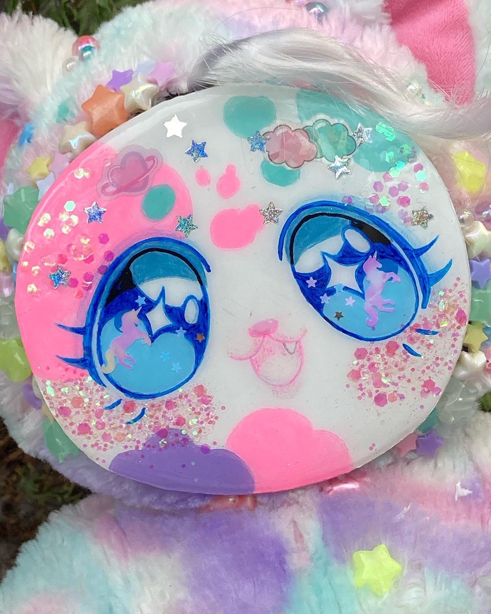 dreameeblue's tweet image. I finished my first big batch of #clayfaceplush a few months ago and realized I never posted them here. This is Fairy Lights! She and the rest will all be up for sale, just dm for prices ^^ 

#artistsontwitter #clayface #ooak #cute #kawaii #kitten #upcycledart #plush #pastel