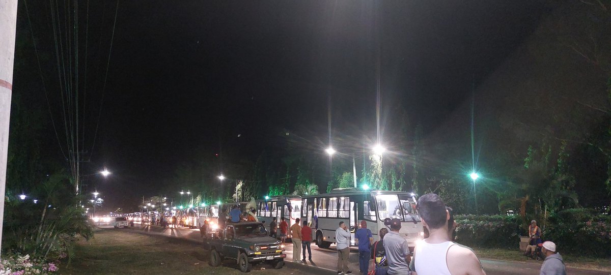 #Nicaragua Recibiendo ya los buses de transporte colectivo en nuestra ciudad... sólo con nuestro buen gobierno sandinista #MasVictoriasPuebloPresidente