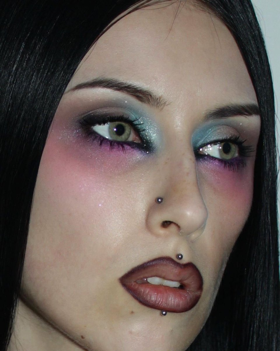 SadaCollective's tweet photo. Makeup by Anya Kochergina ✨ #makeupartist https://t.co/JHeN3vfLDU