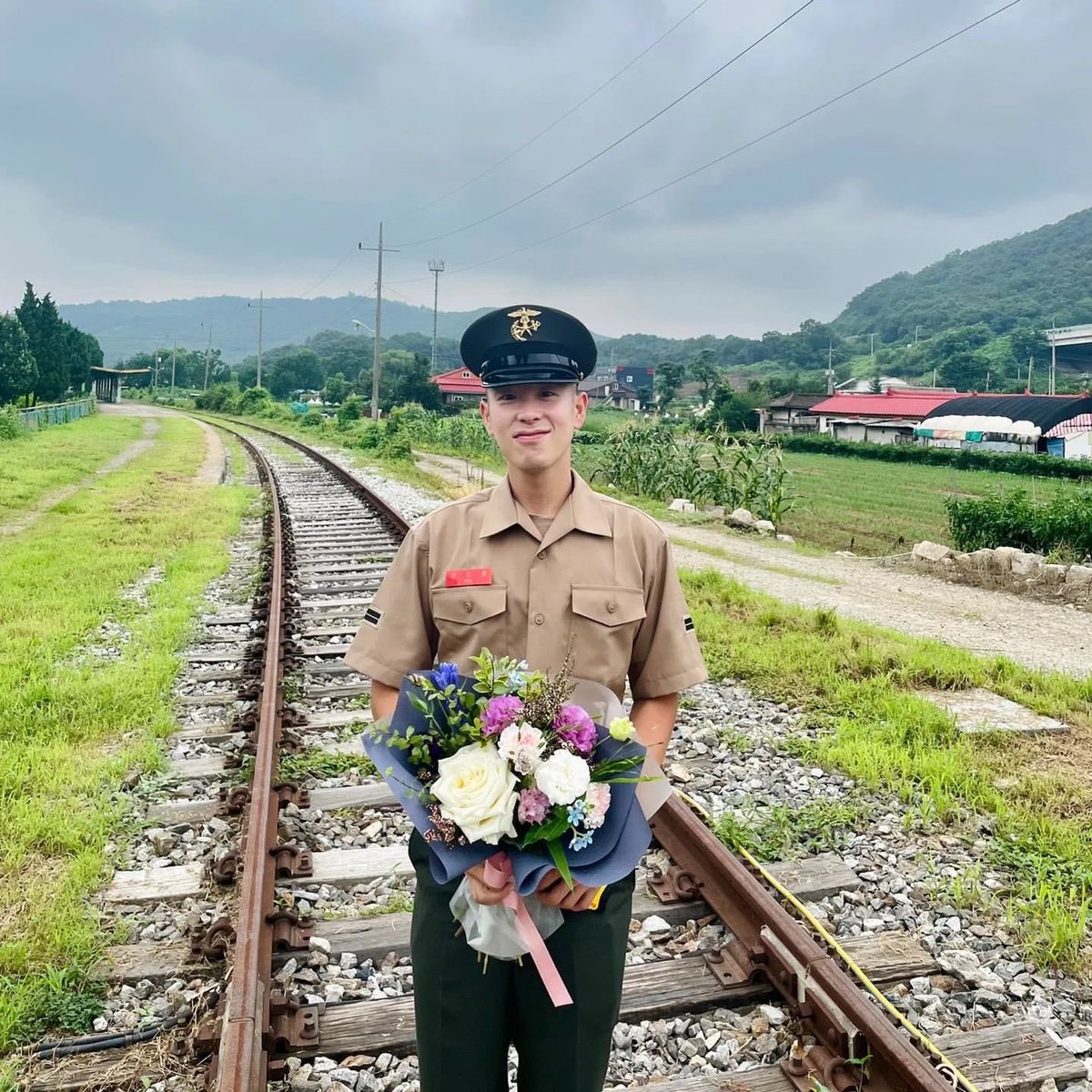 po8893's tweet photo. お誕生日おめでとう💐🤍 https://t.co/ddKq5CgYf2