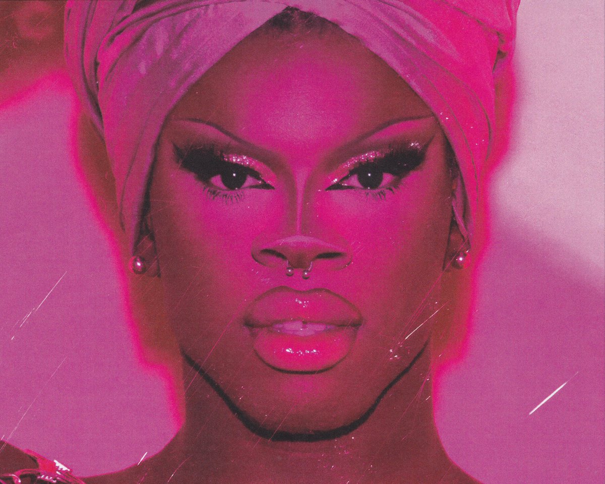 luxxnoirlondon's tweet photo. Let’s just face the facts here…my face is stun and that’s a fact! ⭐️💜 https://t.co/09EiAoHJnb