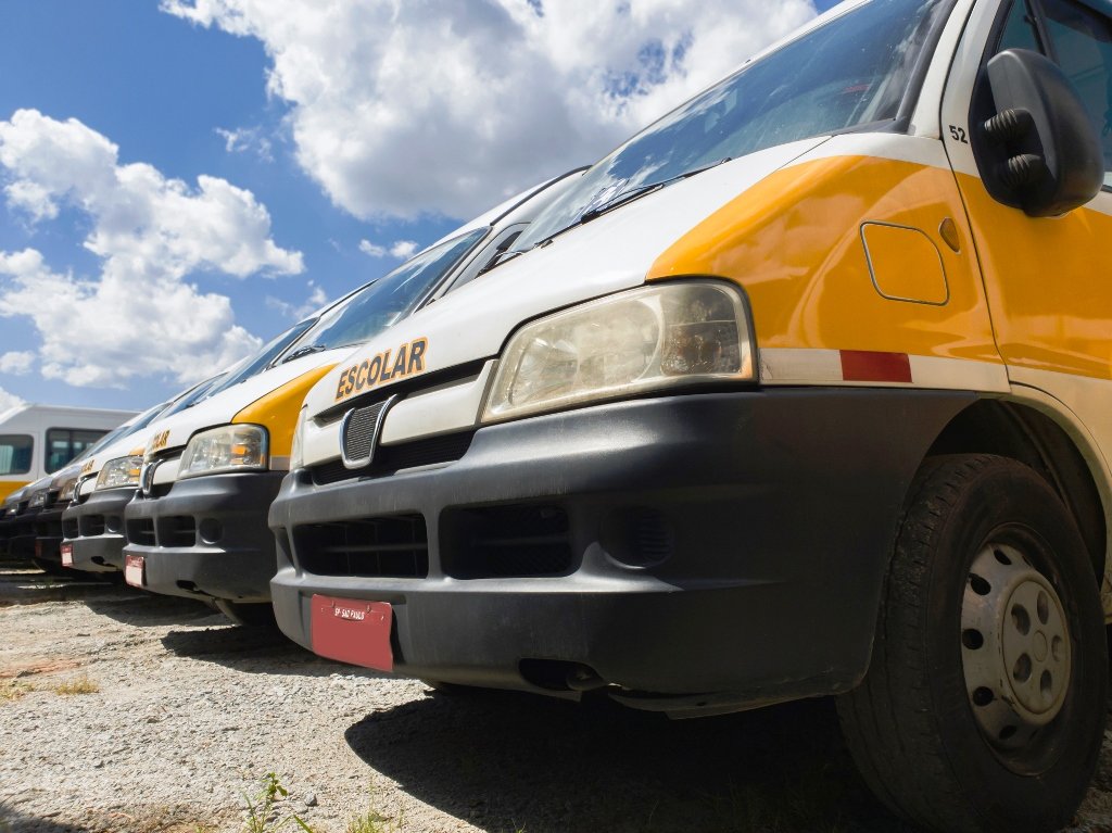 AutoDestaque's tweet photo. Período de férias é a época ideal para a revisão de veículos de transporte escolar [https://t.co/zmZ2kDp60C] #transporteescolar #vanescolar #onibusescolar #manutençãoautomotiva #transportador #revisãopreventiva #manutençãopreventiva #DPaschoal https://t.co/phi25fYbOY