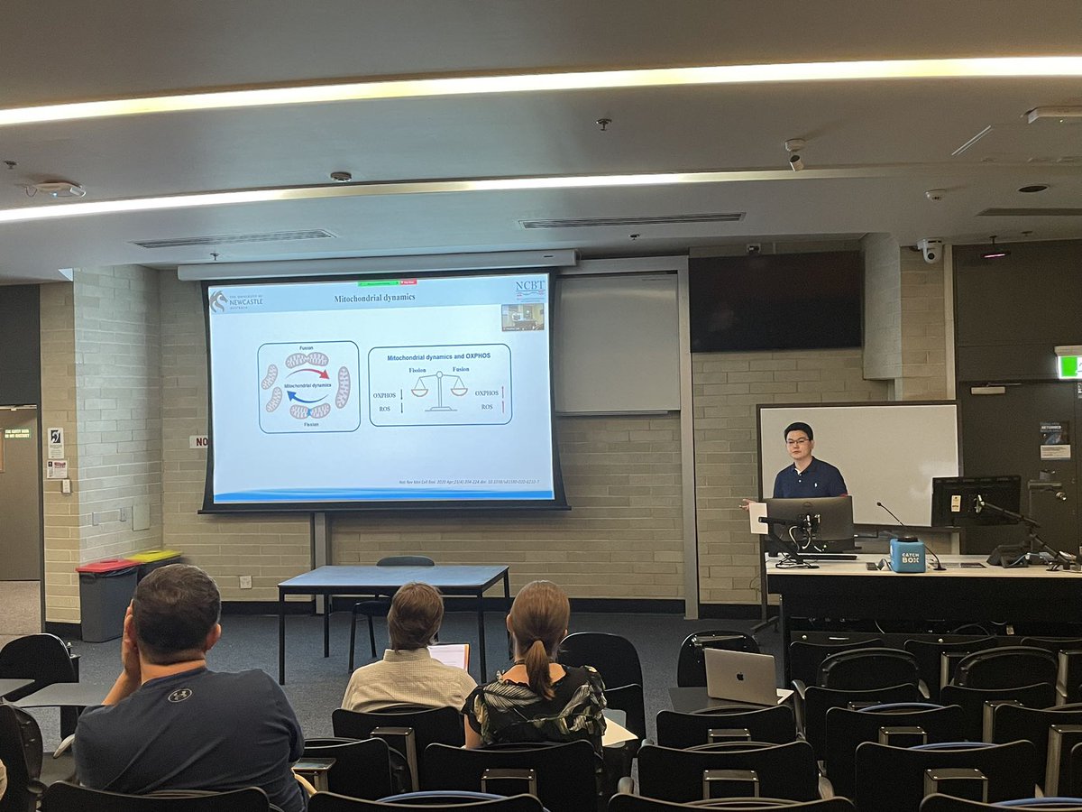 NoncodingG's tweet image. Congratulations👏 to our PhD student, Ran Xu, passed the 1st year confirmation. Well done👍!