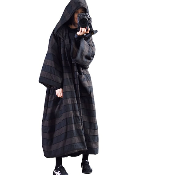 meetcustomclot1's tweet image. Women Winter Long Hooded Coat, Loose Fitting etsy.me/3vUihBE #winterouterwear #paddedcoat #loosefittingcoat #longcoatwomen @etsymktgtool