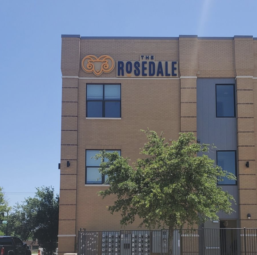 #love is in the air and we are falling in love with this #sign that we did for The Rosedale #fortworth

Does your #multifamilyhousing complex turn heads? The new signs are The Rosedale sure do...