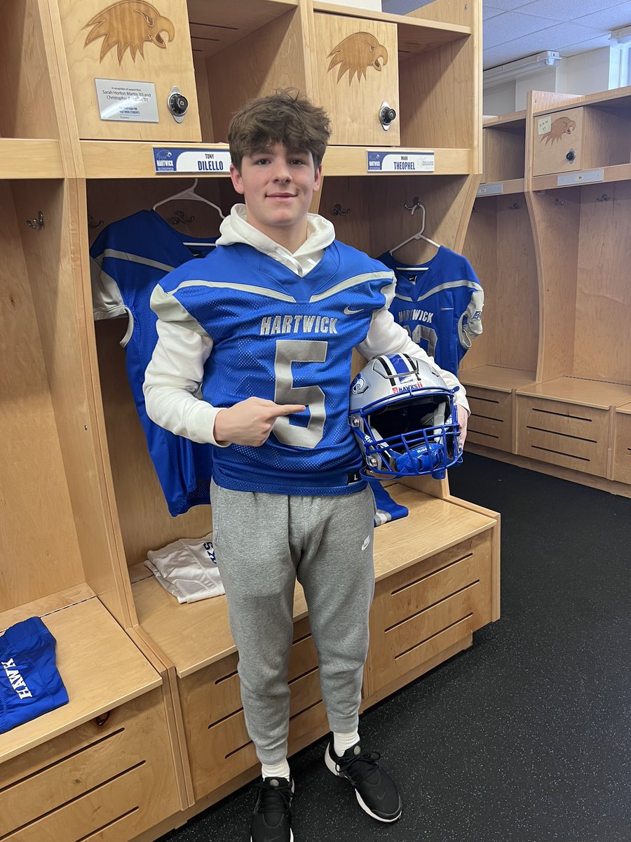 milesperryyy's tweet photo. I’m excited to announce I will be continuing my academic and athletic career @HartwickCollege. So thankful for this opportunity! @HartwickFball @CoachCarr16 @AJZurn @CoachVreeland https://t.co/hCl1CVK3d6