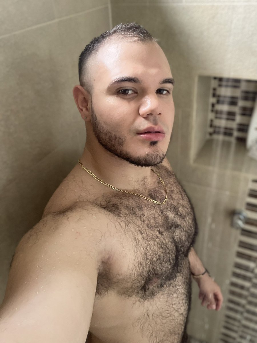 EstickRamirez's tweet photo. 💦 https://t.co/NBnXCKNdAP