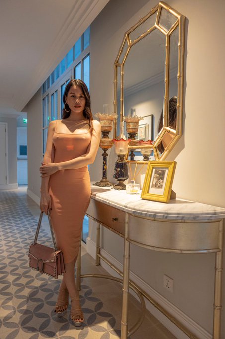 Perfect Light for my dress 🔥 https://t.co/MjaClWC1Lf