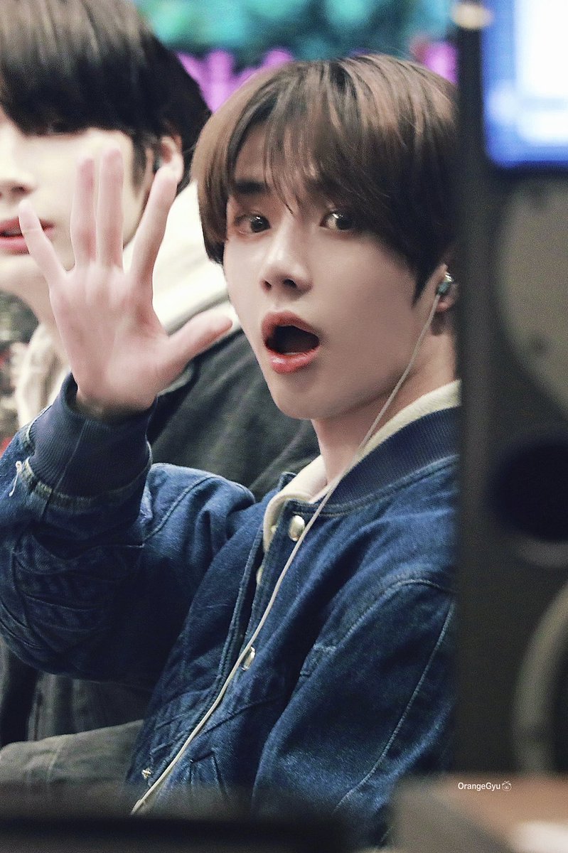 orangyu_313's tweet photo. 230131 🍊🐻

#범규 #BEOMGYU
#TXT #투모로우바이투게더
#TOMORROW_X_TOGETHER https://t.co/5TXOI6LLss