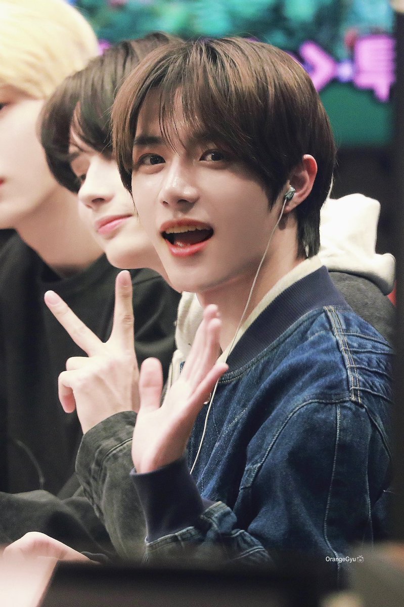 orangyu_313's tweet photo. 230131 🍊🐻

#범규 #BEOMGYU
#TXT #투모로우바이투게더
#TOMORROW_X_TOGETHER https://t.co/5TXOI6LLss