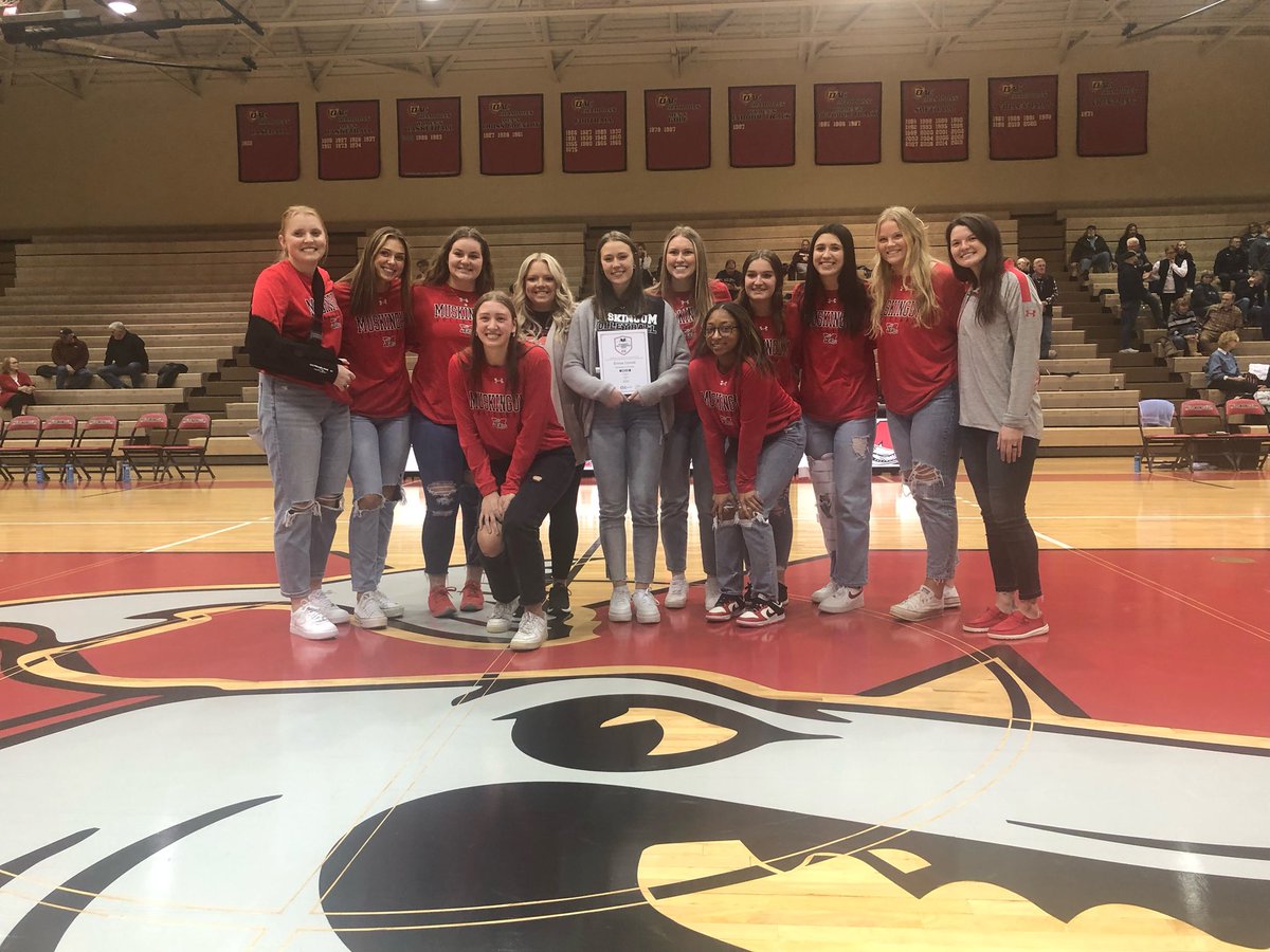 FightingMuskies's tweet photo. Congrats to @MuskieVB alum Emma Conrad who was honored at halftime of the @MuskingumHoops game for being selected as a CSC First Team Academic All-American. Conrad is the seventh volleyball player in program history to earn Academic All-America honors! #DefendTheM @brandonhannahs https://t.co/fvKEso0Al5