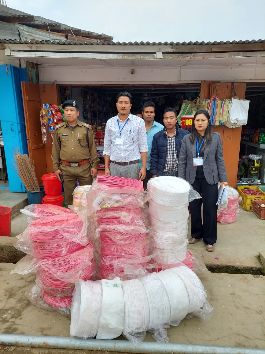 diprotirap's tweet photo. Banned single-use plastic seized https://t.co/TXXN0UD7py via @The Arunachal Times https://t.co/qSSkDkMuUt