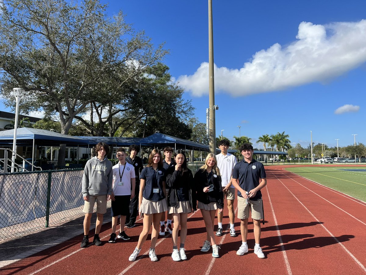 I have the best NEST! Getting some steps and enjoying the Florida sunshine! #nbpeagles