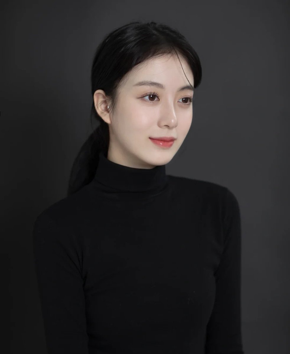 迎着阳光，闻着花香，工作启程了，2023年，愿一切都是美好的！