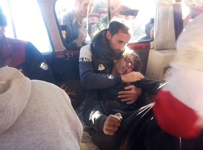 به یادِ فرهاد خسروی #علیه_فراموشی
نوجوانِ ۱۴ ساله‌ای که مادرش گفت اون روز چیزی برای خوردن نداشتیم. فرهاد با شکم گرسنه رفت کولبری. 
#مهسا_امینی