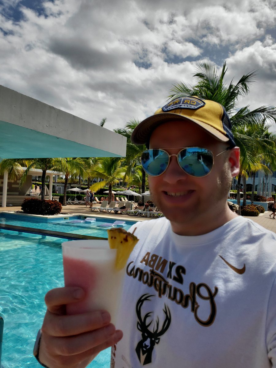 Mattitude812's tweet photo. Thanks to listening to @OnAirJosh on @TheGameMKE I knew about the Miami Vice &amp; drank them everyday in Costa Rica!!! #puravida #sunburnbowl https://t.co/LqdomJKMZg