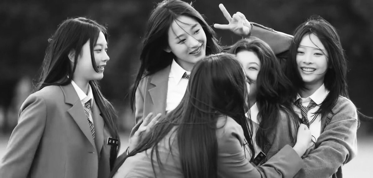 We dedicate ourselves to this fanbase almost 24 hours a day to keep you updated and it's an honor that we get to experience that. We're beyond thrilled, thank you to all for your support and congratulations to our girls for their hard work, they SO DESERVE IT! 😭

#DittoMostPAKs